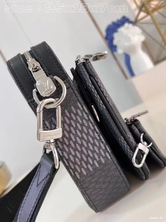 VUITTON LOUIS MESSENGER TRIO 0517